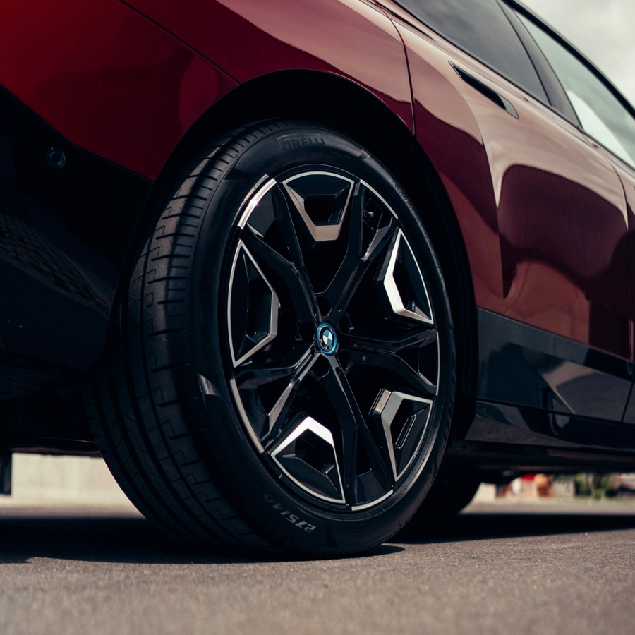 BMW IX  4 - MaxV Detailing 